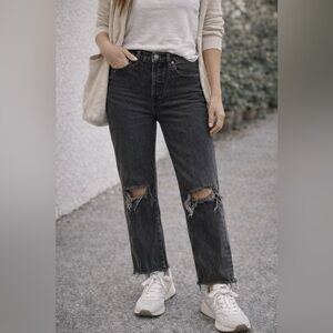 Levi’s Ribcage straight jeans 28 black distressed knee raw hem high rise.